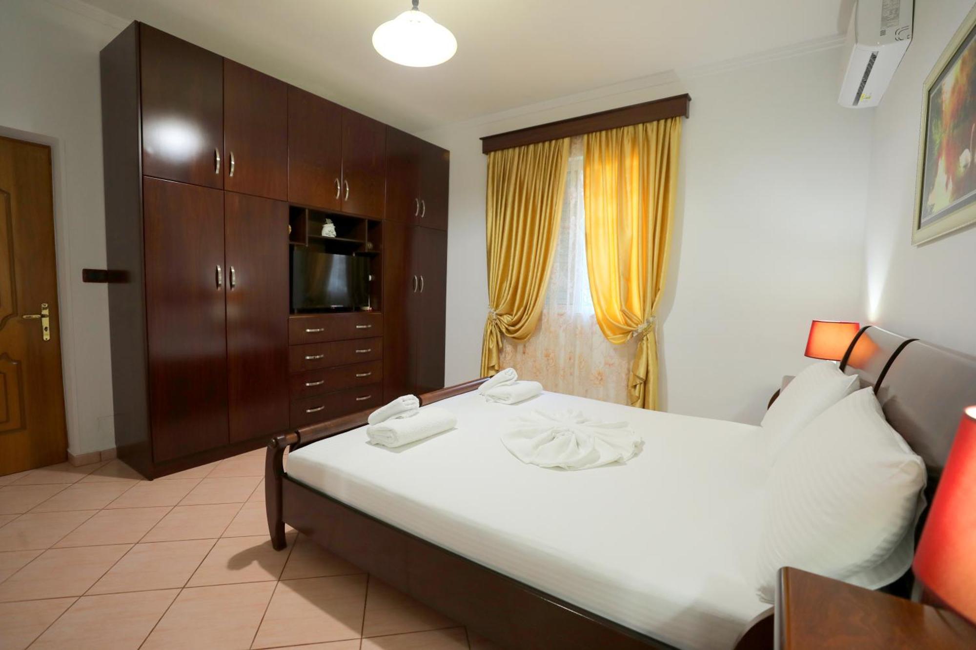Kevin's Sarande